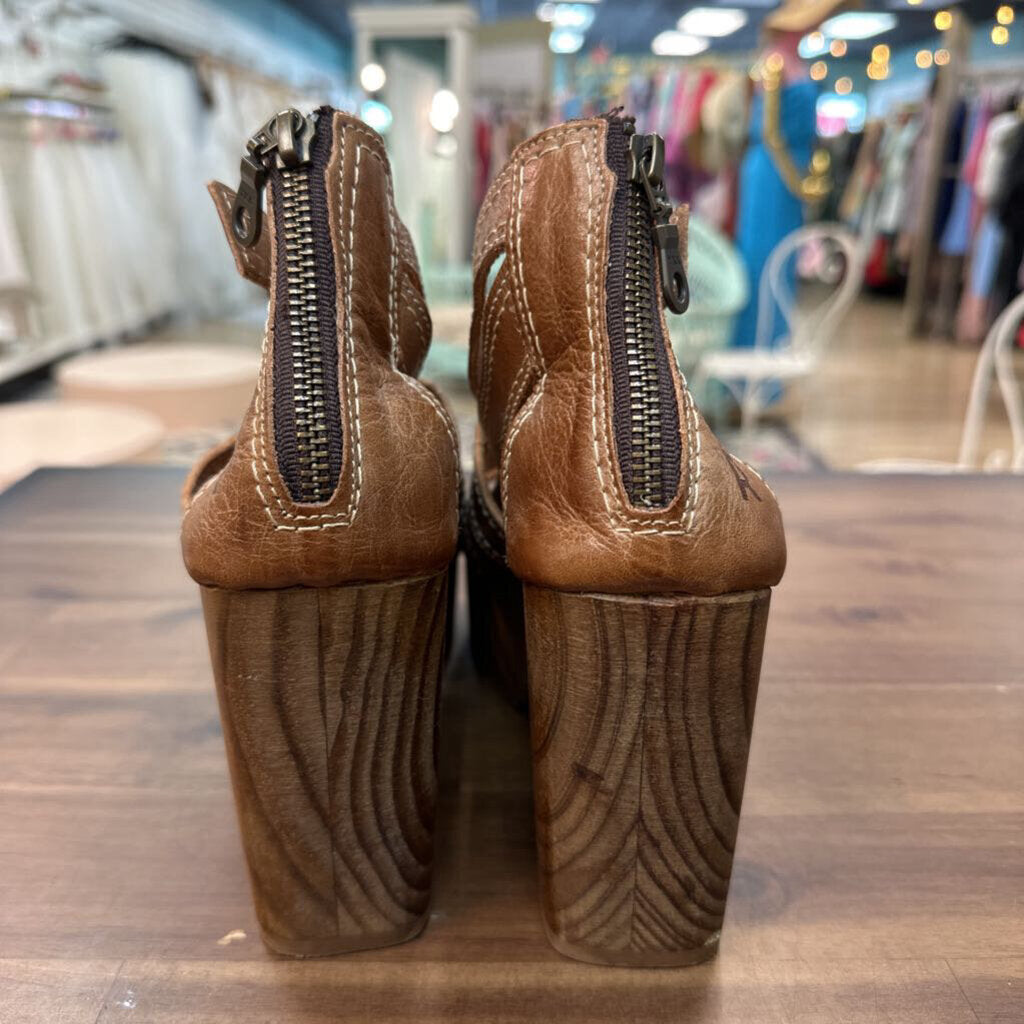 Roan Brown Leather Wood Platform Corey Heels 8.5