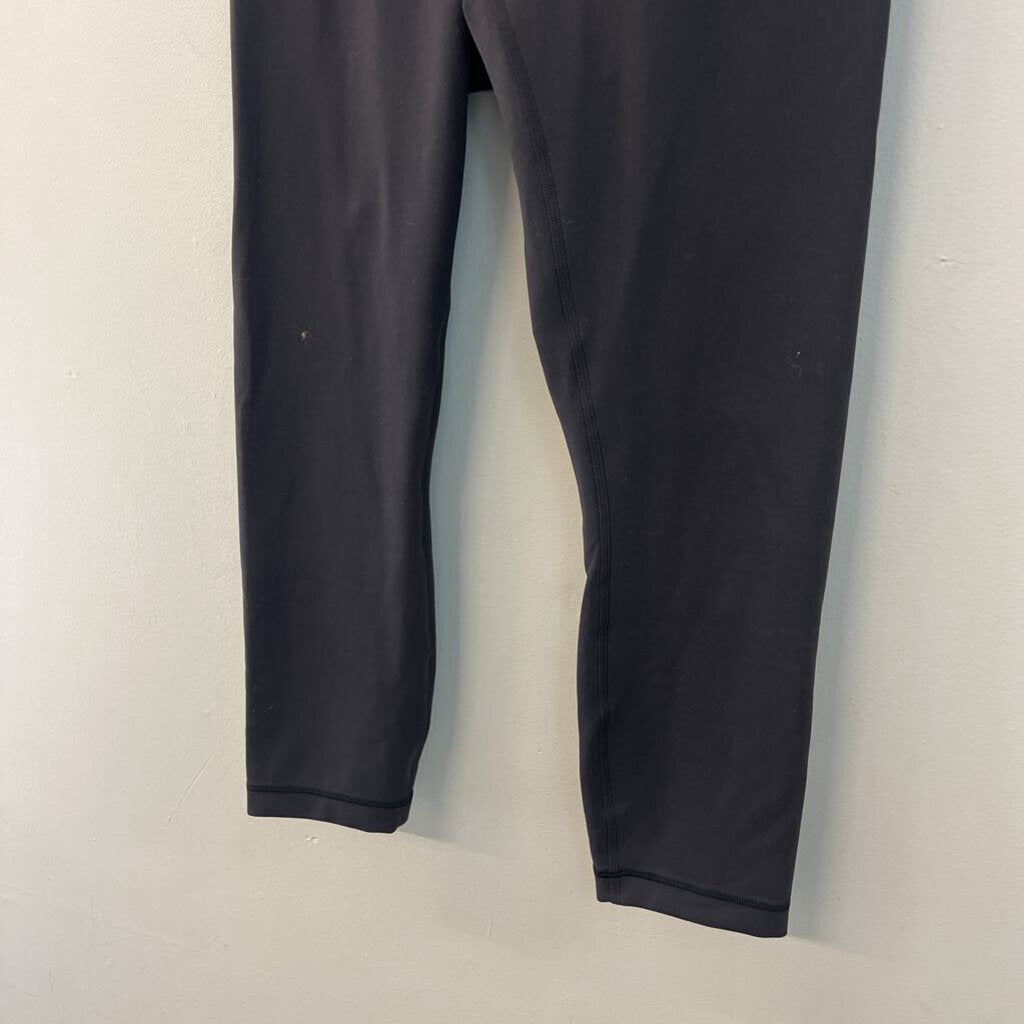 Lululemon Black Cropped Athletic Leggings 6