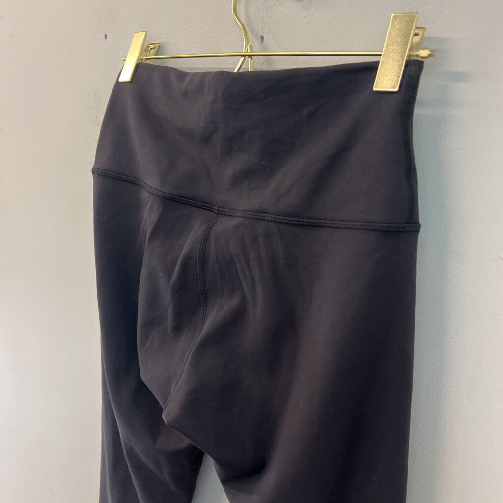 Lululemon Black Cropped Athletic Leggings 6