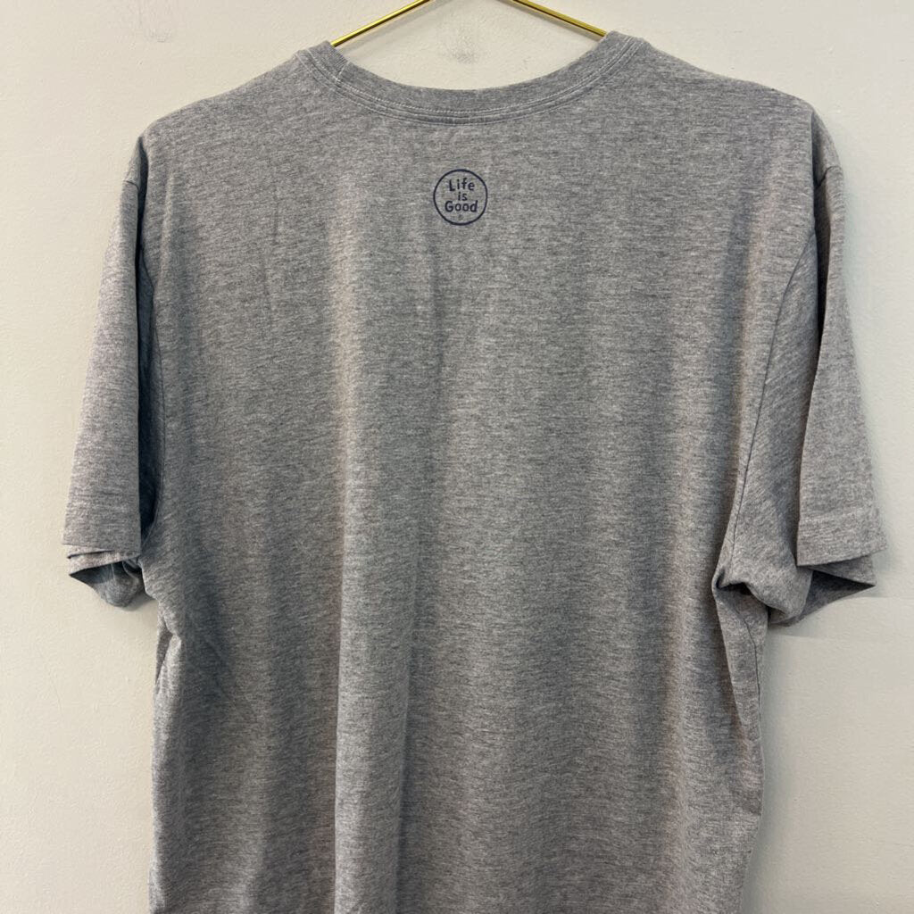 Life Is Good Grey Flag Short Sleeve Graphic Tee Large