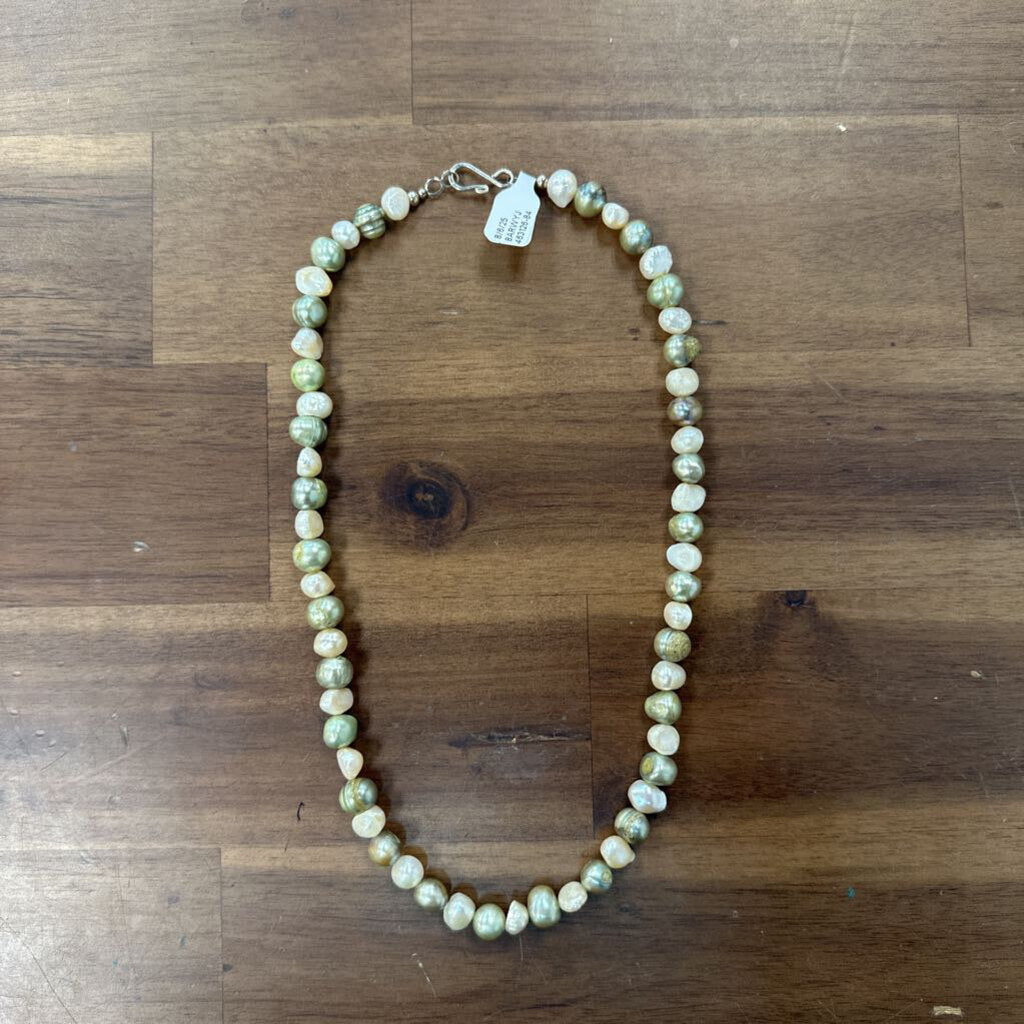 Green/ Cream Beaded Necklace