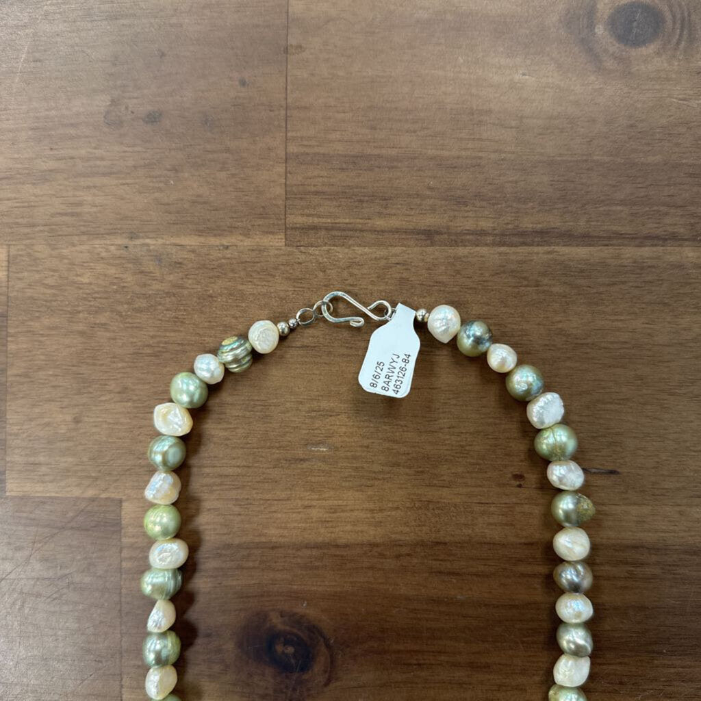 Green/ Cream Beaded Necklace