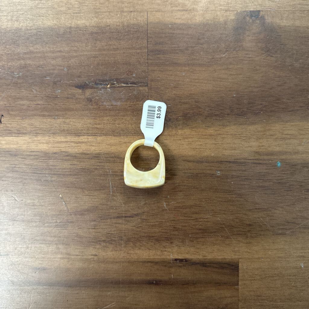 Cream Stone Rectangle Ring