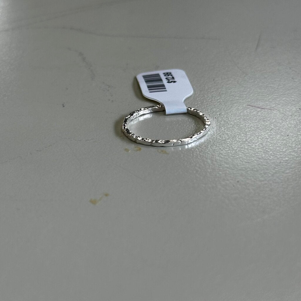 Dainty Silver Textured Band Ring 7.5