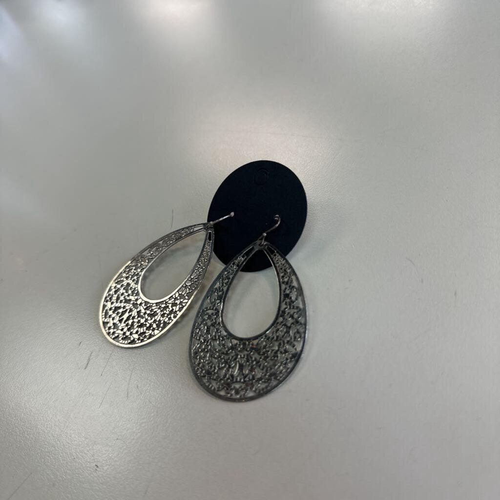 Silver Metal Cutout Dangle Earrings