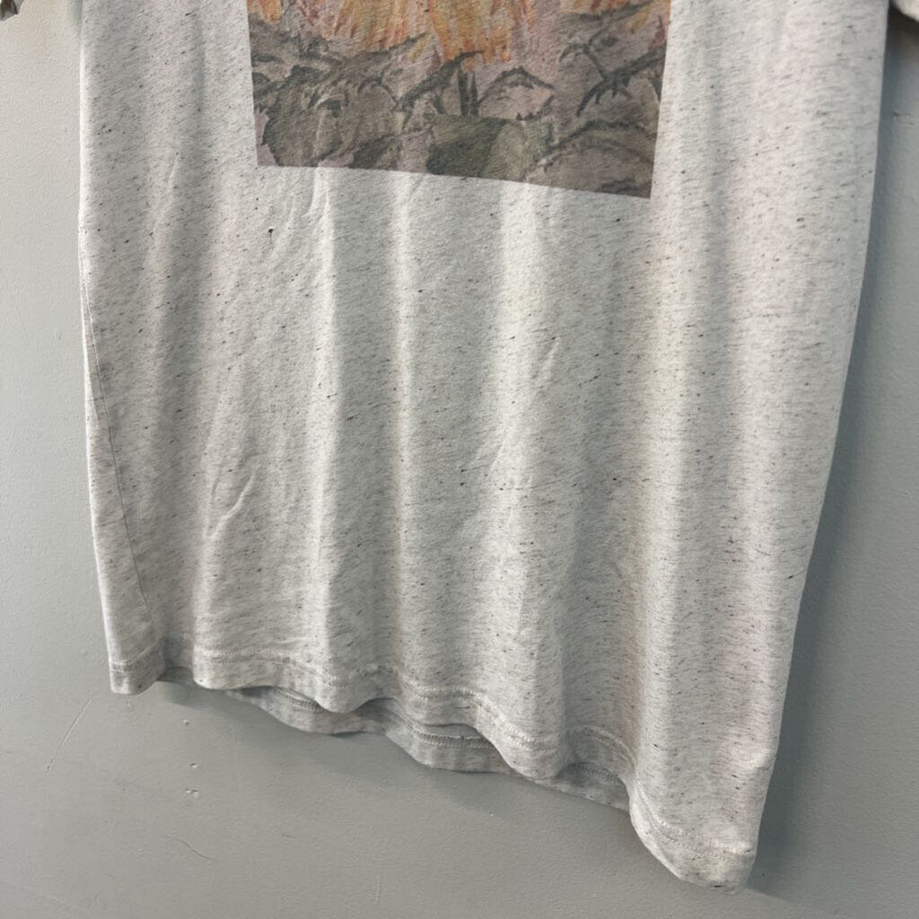 Canvas Grey Sunflower Short Sleeve Graphic Tee Medium