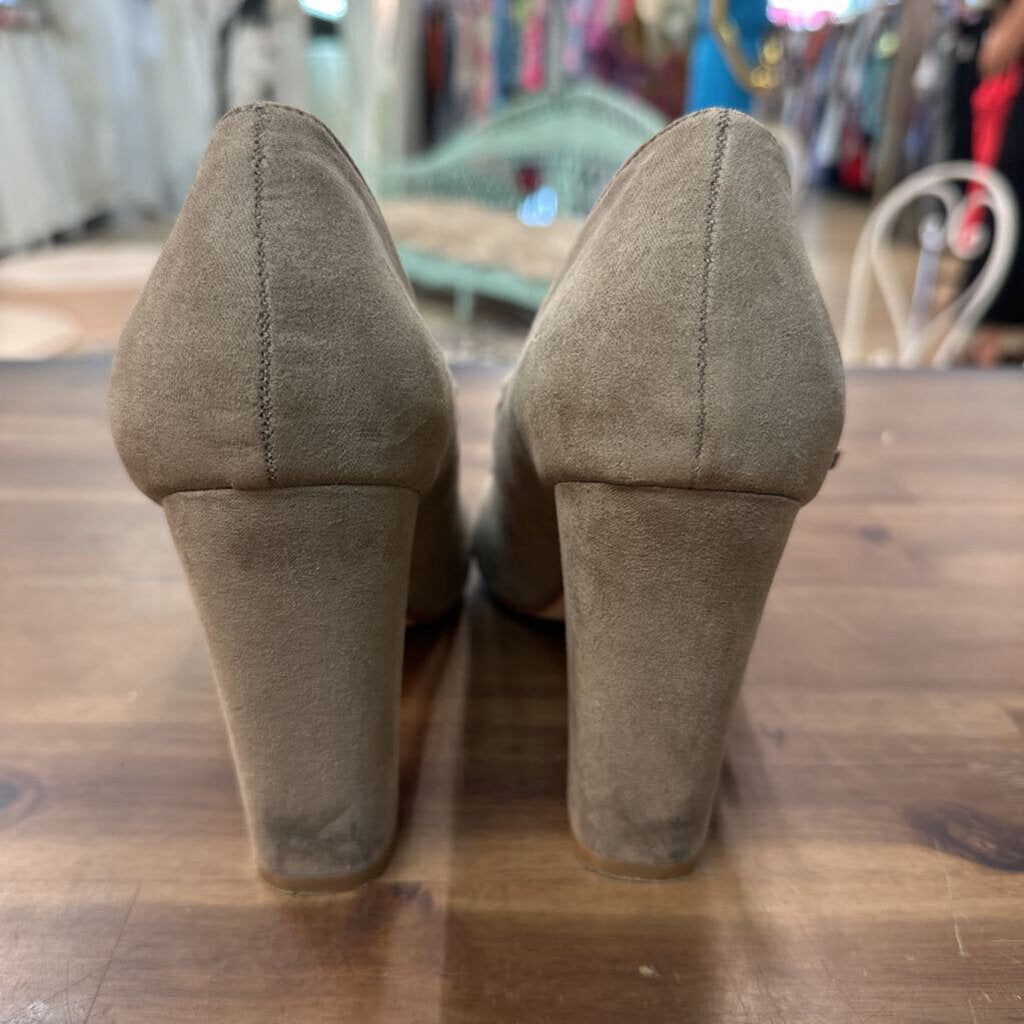 Just Fab Grey Suede Round Toe Double Strap Zenobiah Heels 8.5