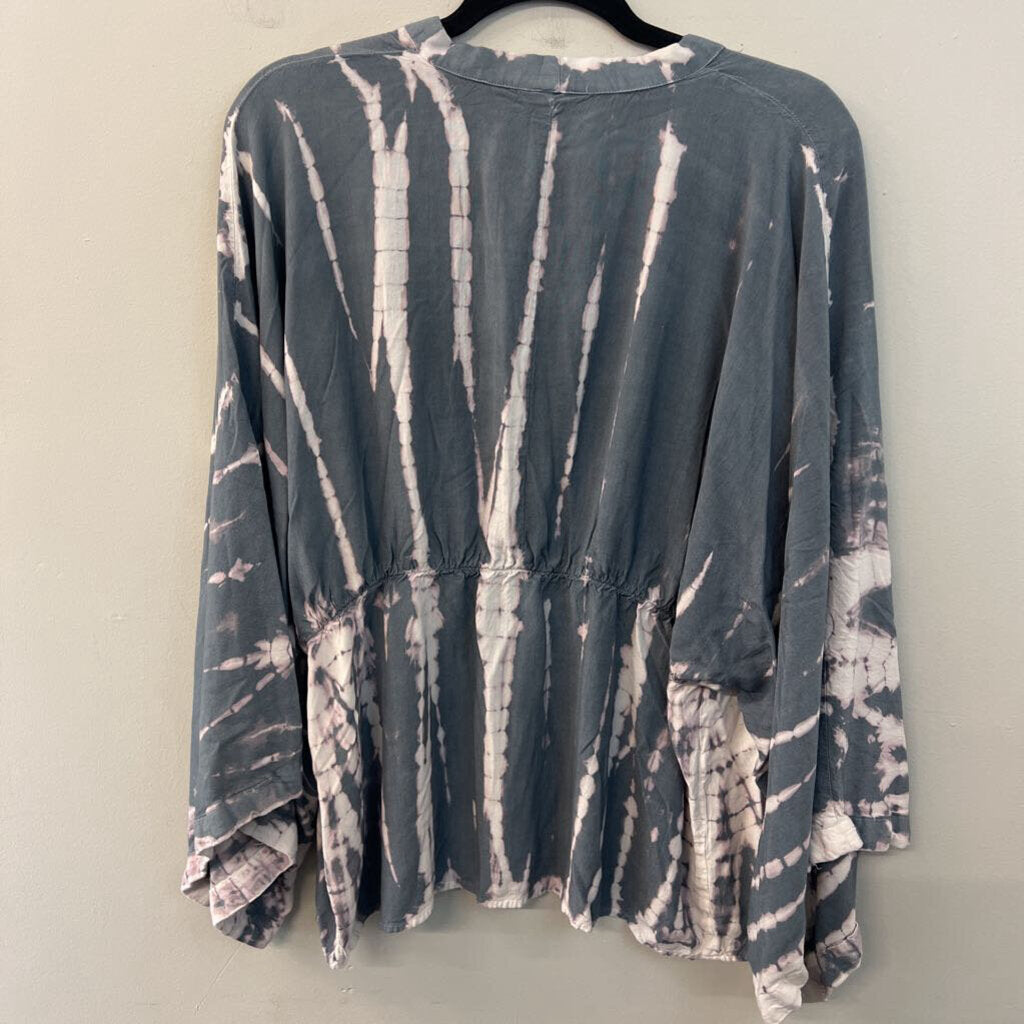 Sim and Sam Blue/ White Print Long Sleeve Open Front Top Large/ Extra Large