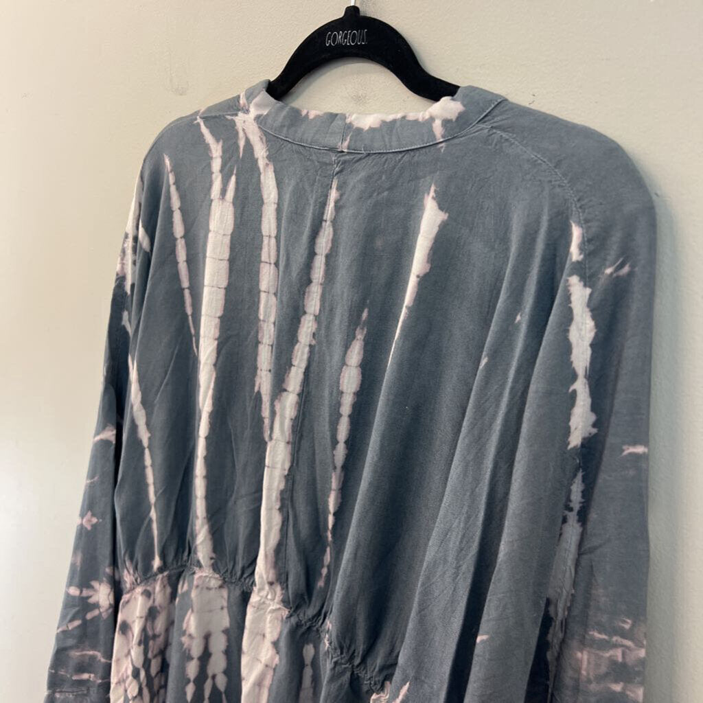 Sim and Sam Blue/ White Print Long Sleeve Open Front Top Large/ Extra Large