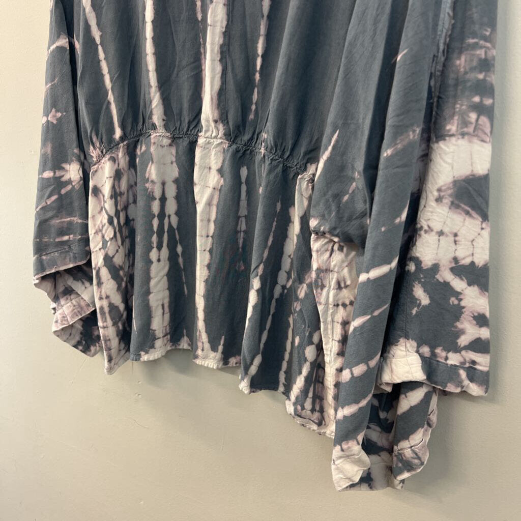 Sim and Sam Blue/ White Print Long Sleeve Open Front Top Large/ Extra Large