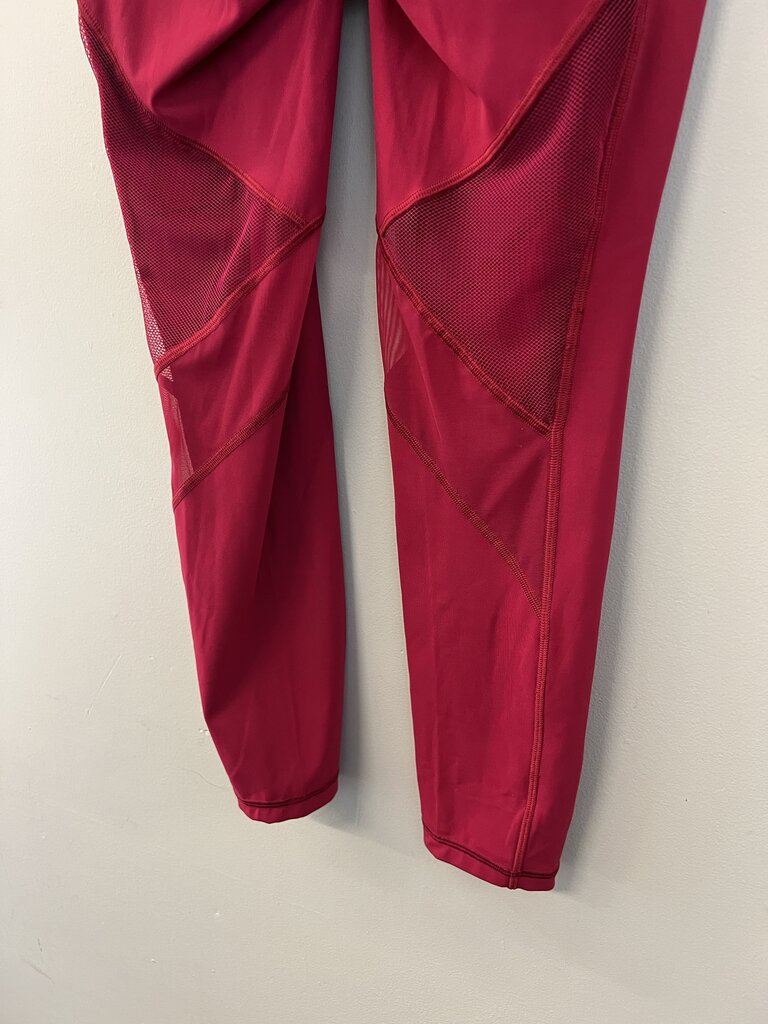 Lululemon Berrys Cropped Athletic Leggings