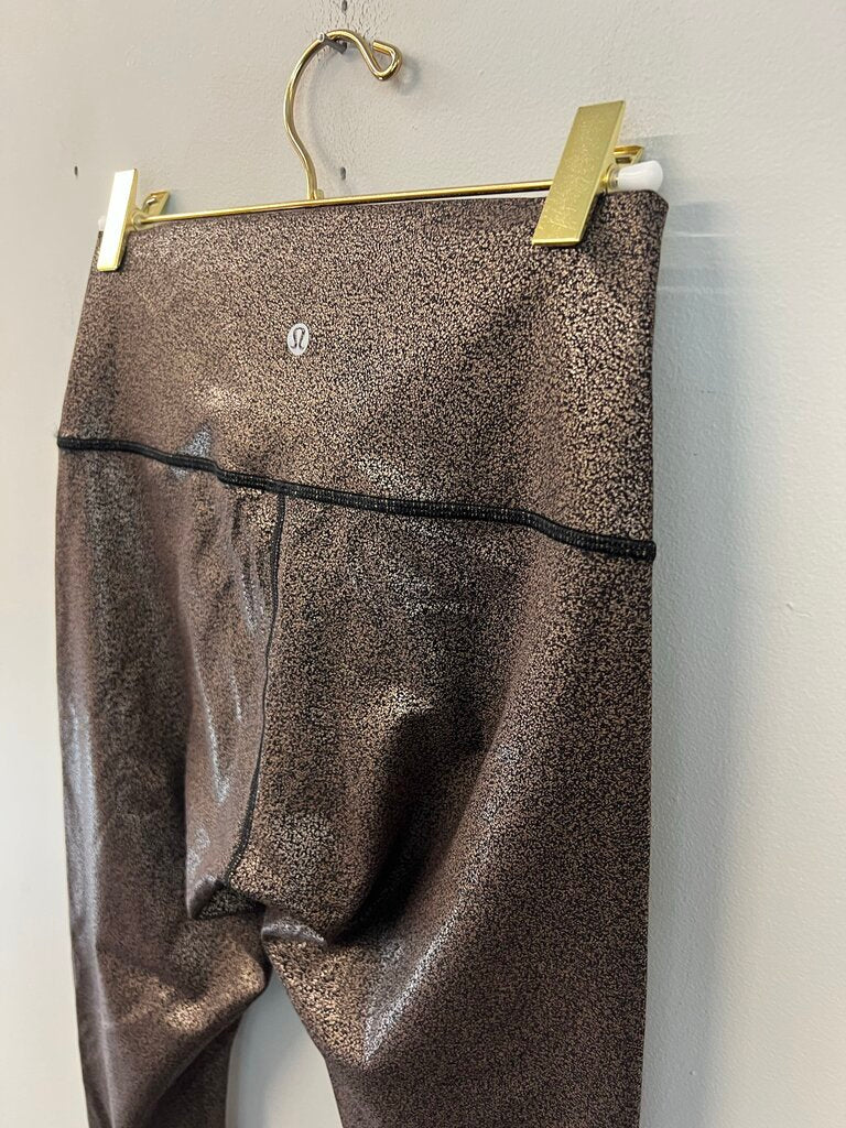 Lululemon Black/ Gold Cropped Athletic Leggings 6