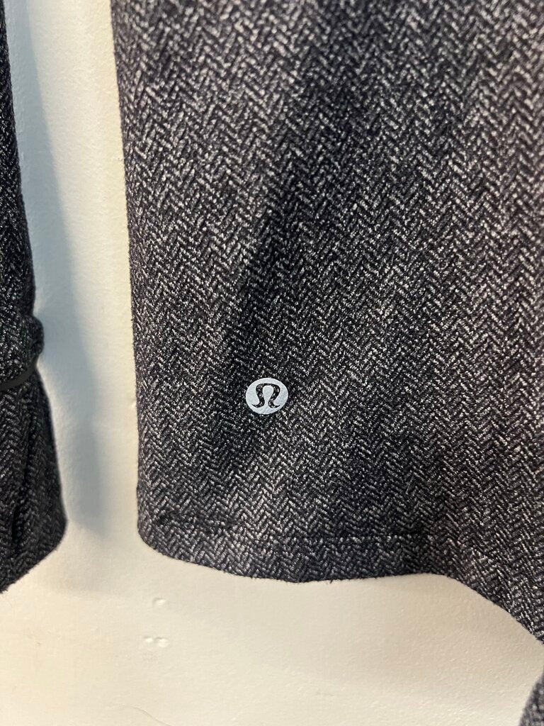 Lululemon Black/ Grey Herringbone Print Long Sleeve Quarter Zip Pullover 6