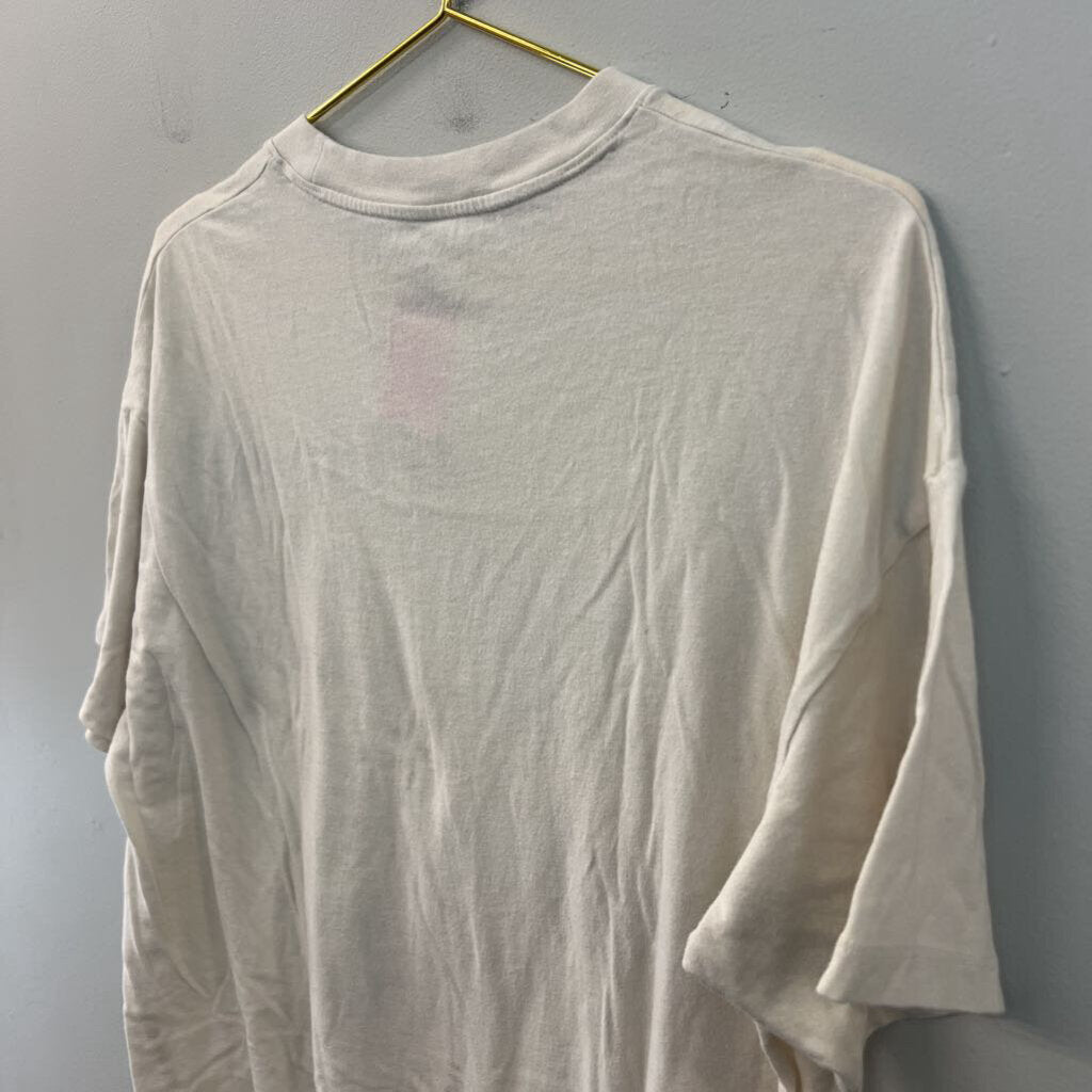 American Eagle Beige Drive In Movie Short Sleeve Graphic Tee Medium