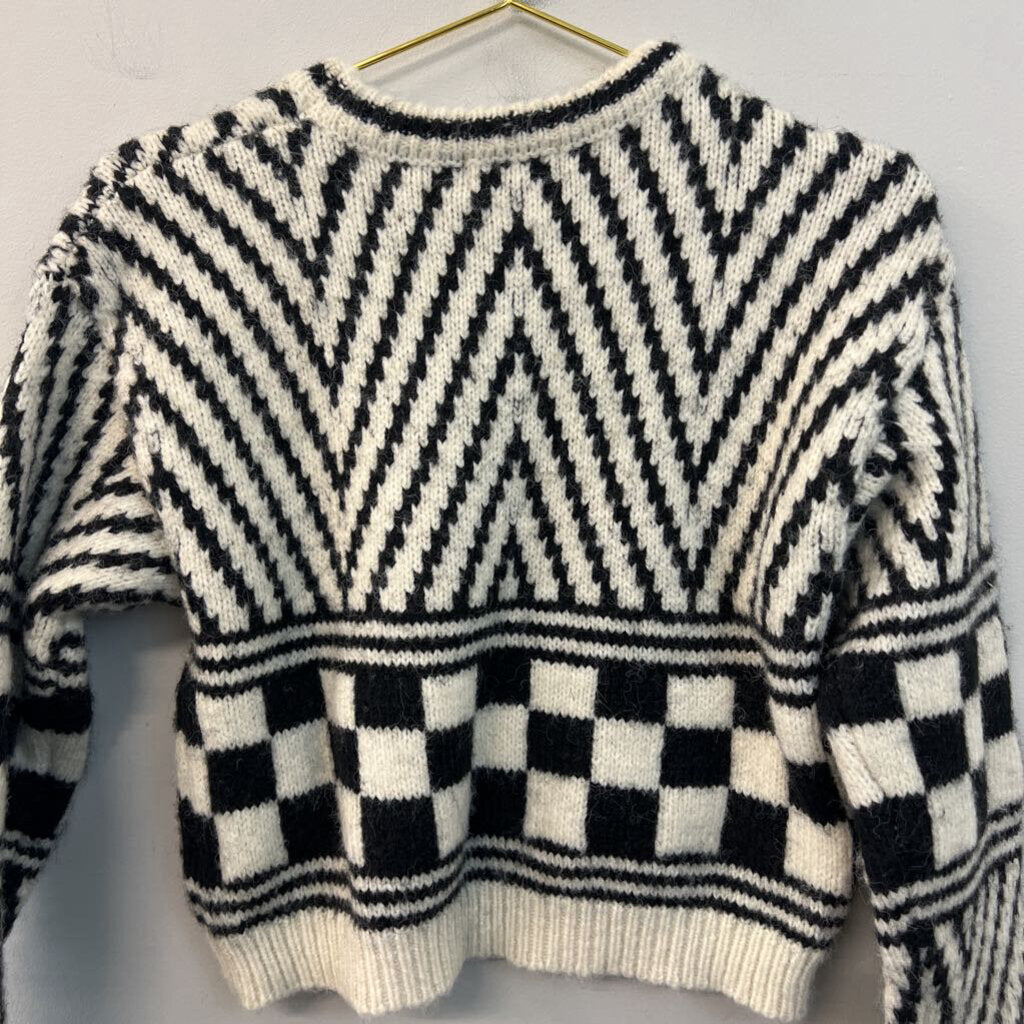 Vestique Cream/ Black Print Cropped Long Sleeve Sweater Top Medium