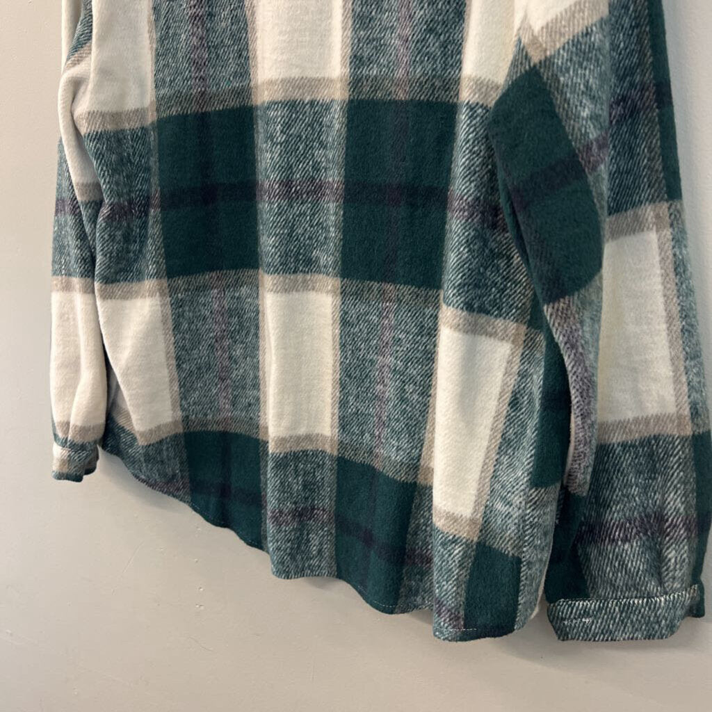 Green/ White Plaid Long Sleeve Button Down Shacket Small