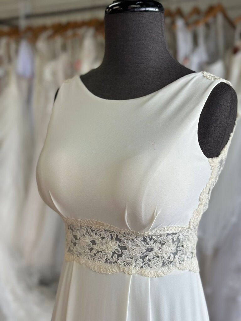 DB Studio Ivory Lace Detail Fitted Bridal Gown 2