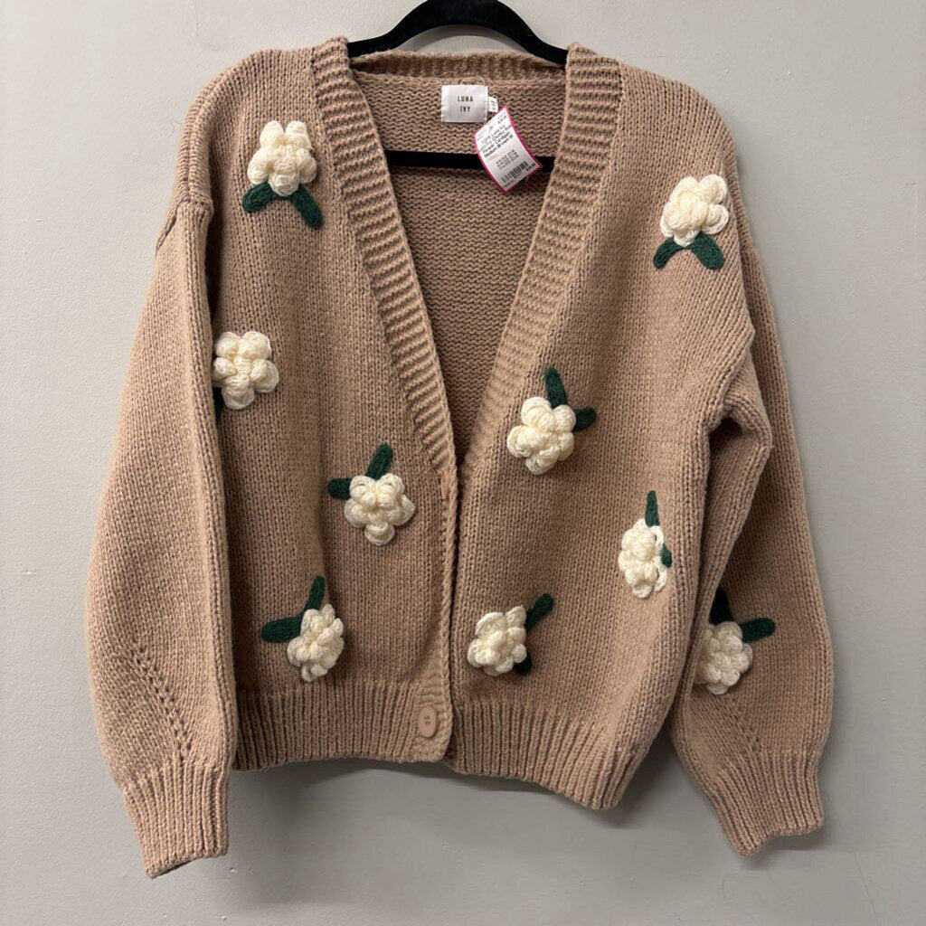 Luna Ivy Chunky Knit Flower Cardigan Medium