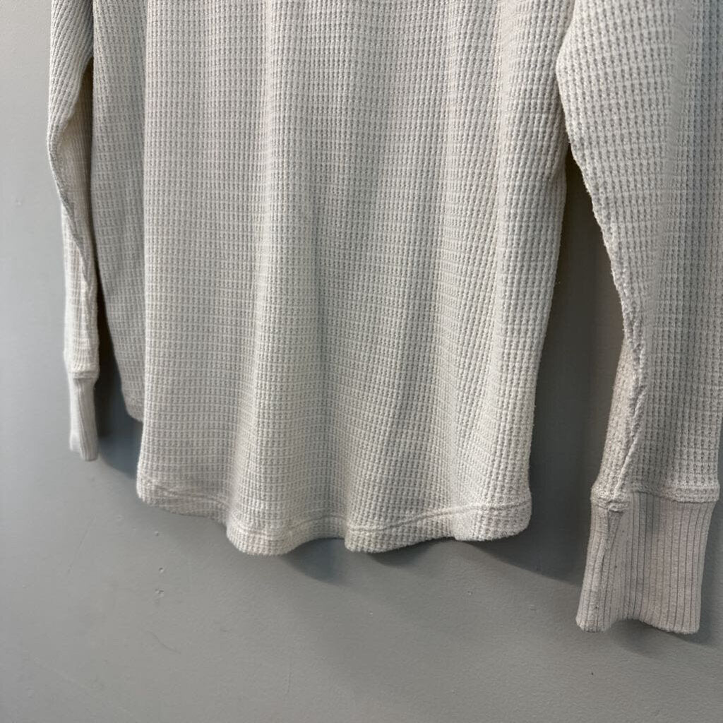 American Eagle Waffle Knit Longsleeve V-Neck Small