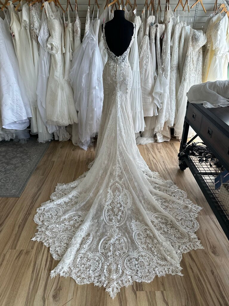 Martina Liana Fitted Lace Bridal Gown 12/14