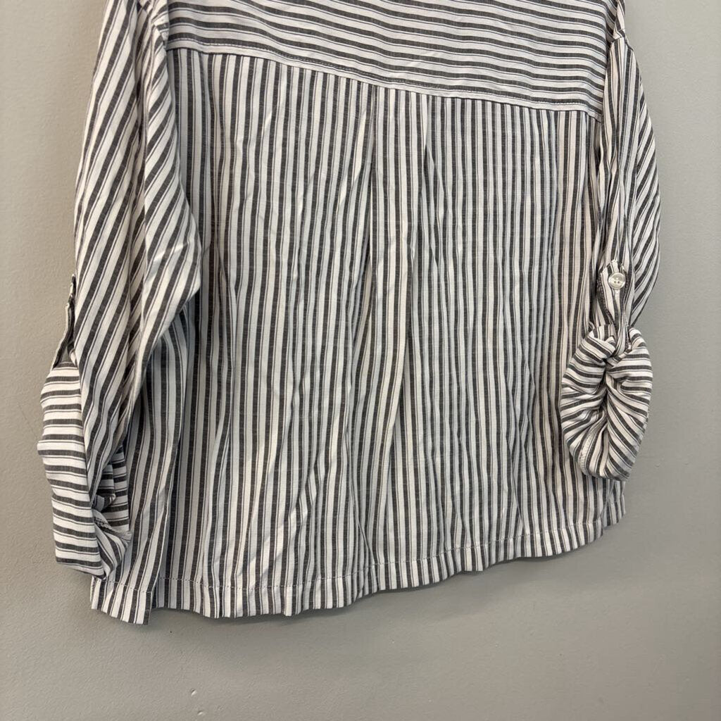 Max Studio Cropped Striped Long Sleeve Button Up Small