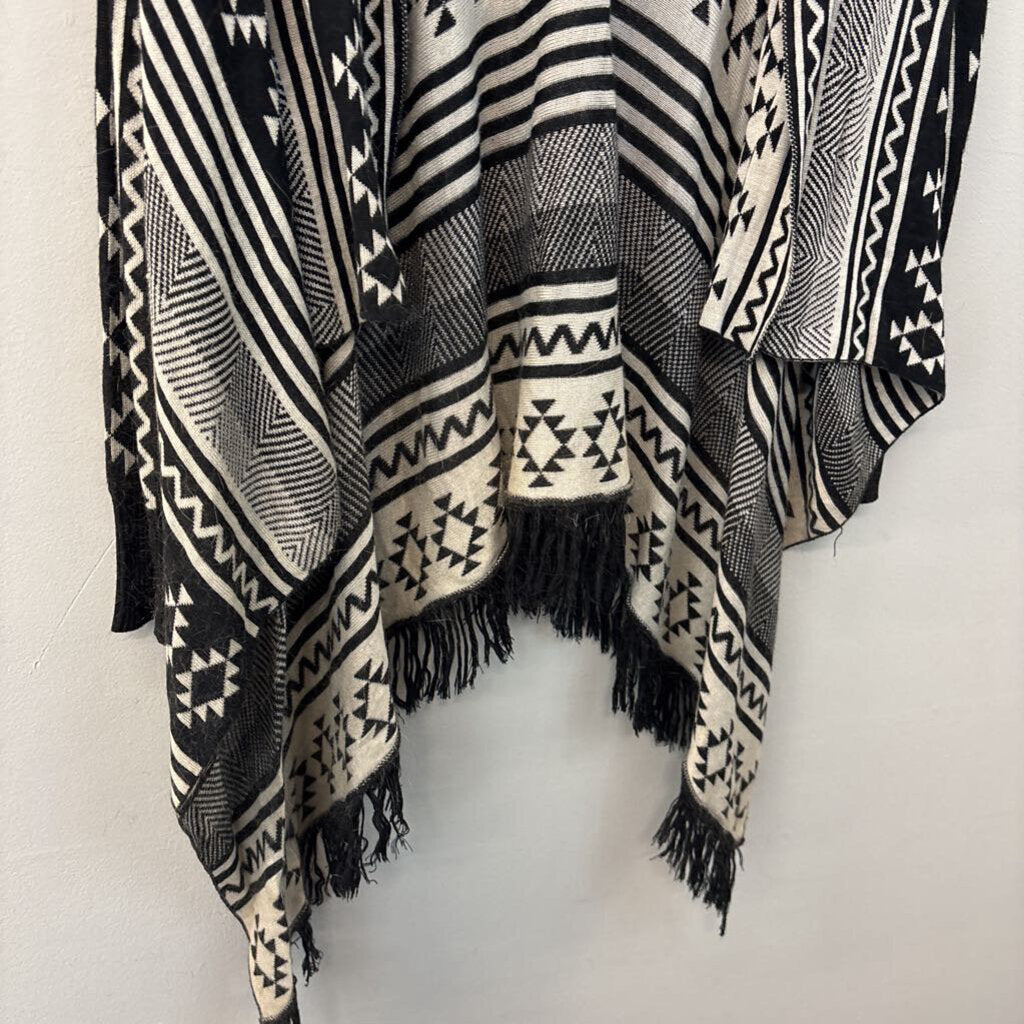 Maddison Printed Fringe Kimono Jacket Large