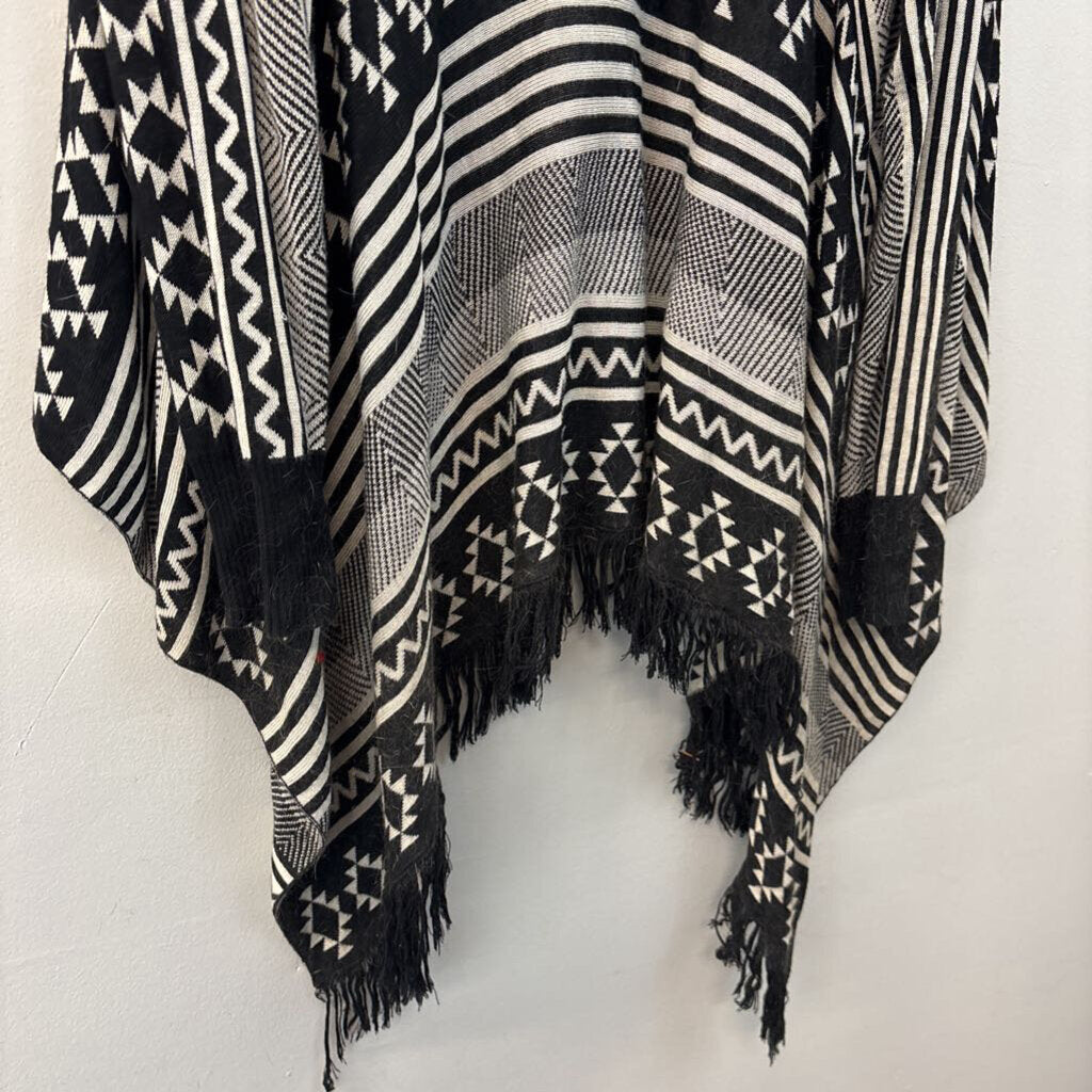 Maddison Printed Fringe Kimono Jacket Large