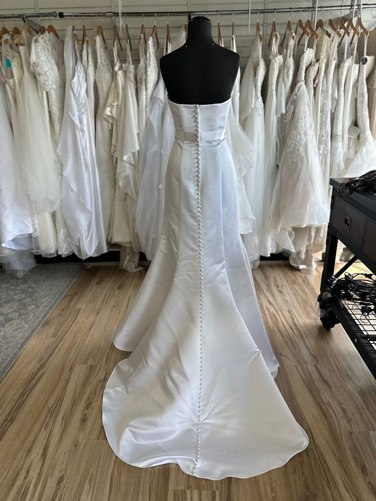 David's Bridal Satin Strapless Wedding Gown 8