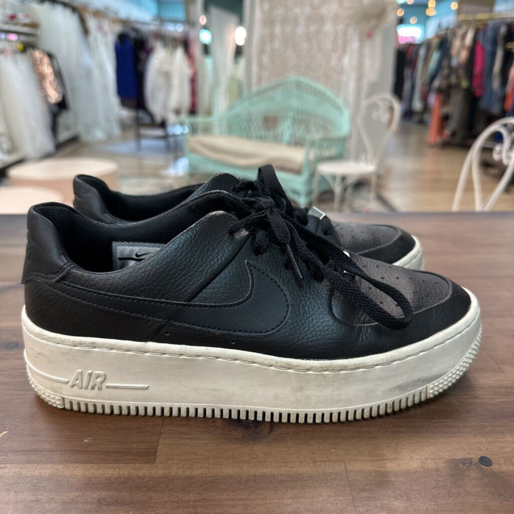 Nike Black Air Force 1 Sage Low Sneakers 8.5