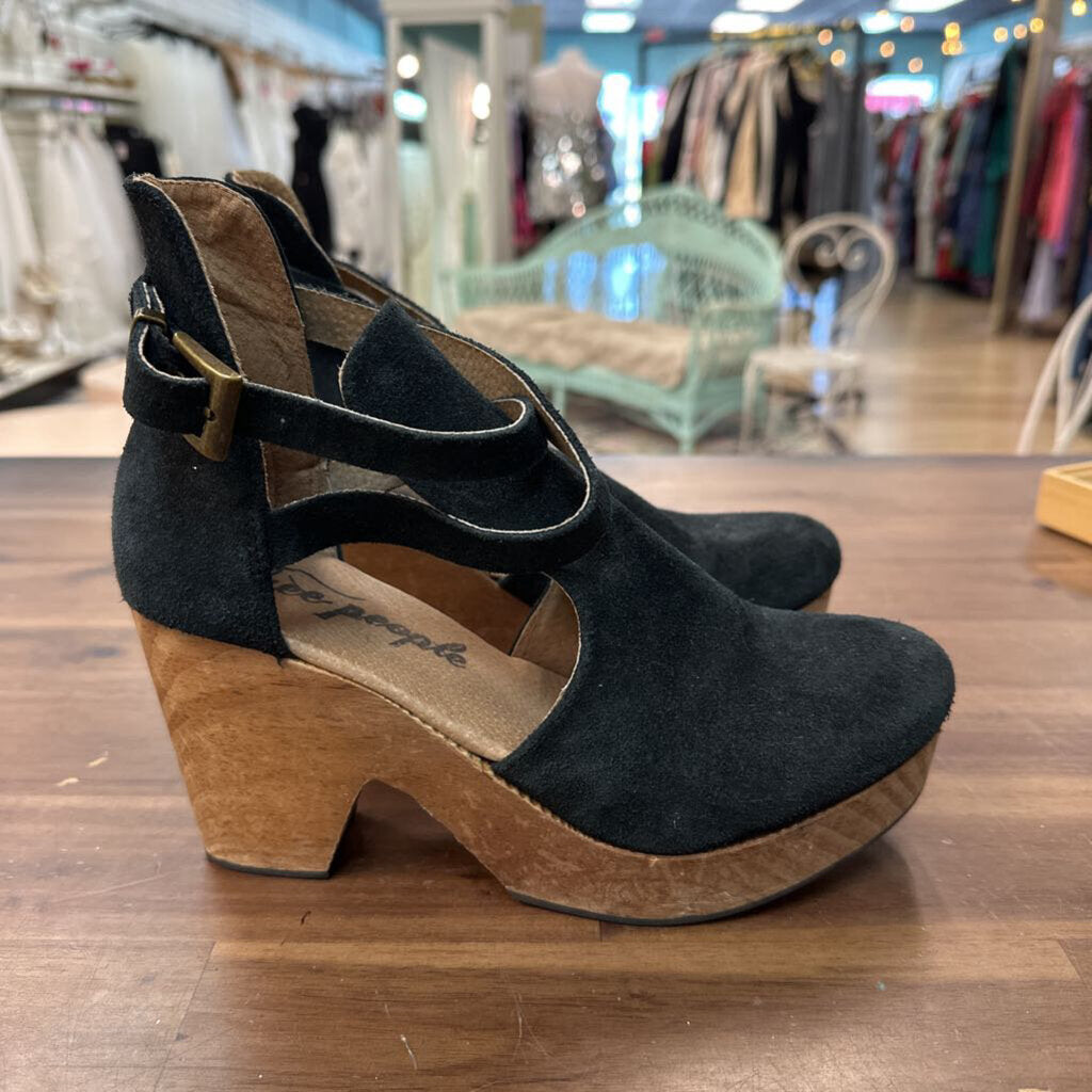 Free People Black Suede Cedar Clogs 38