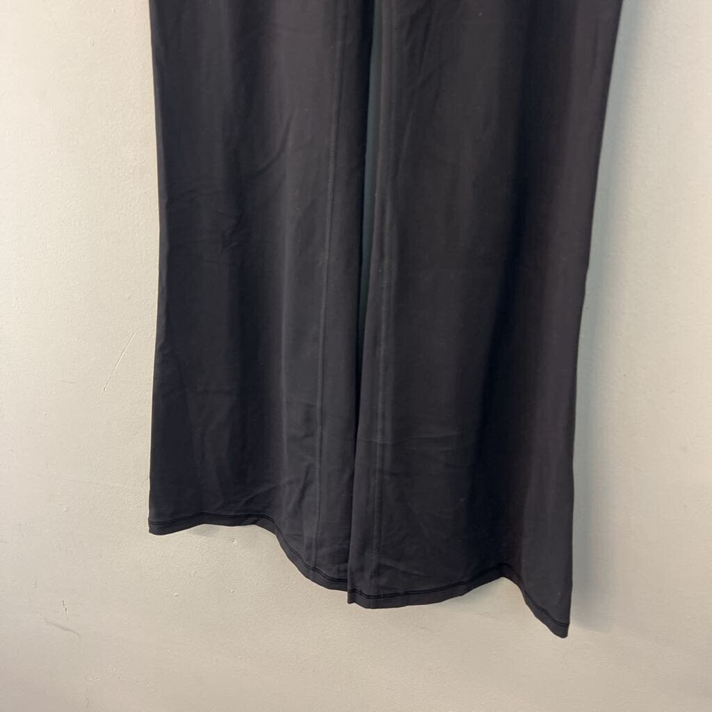 Athleta Black Salutation Stash Flare Leggings Small