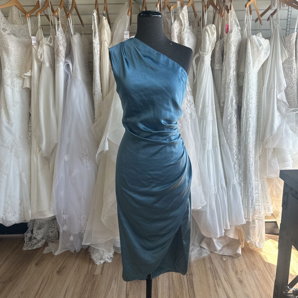 Elliatt Blue Silky One Shoulder Midi Dress Large
