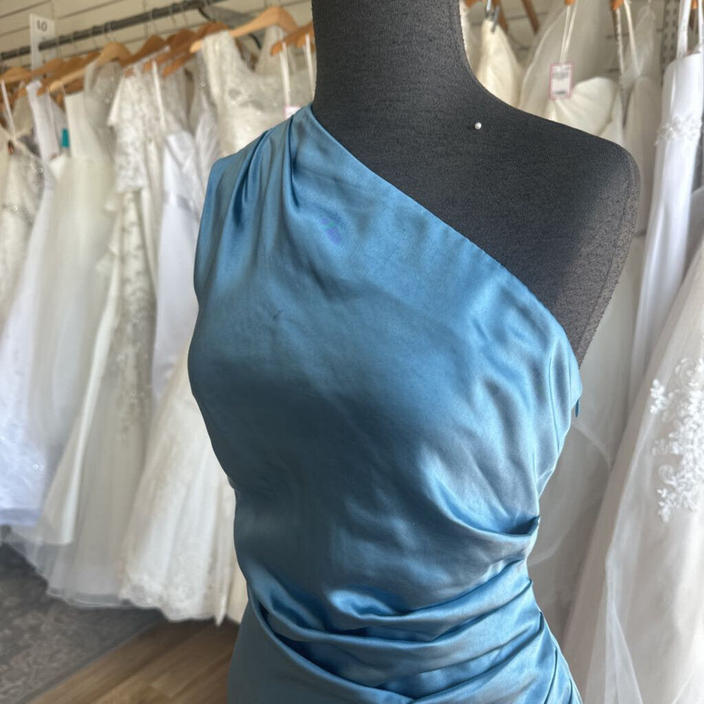 Elliatt Blue Silky One Shoulder Midi Dress Large