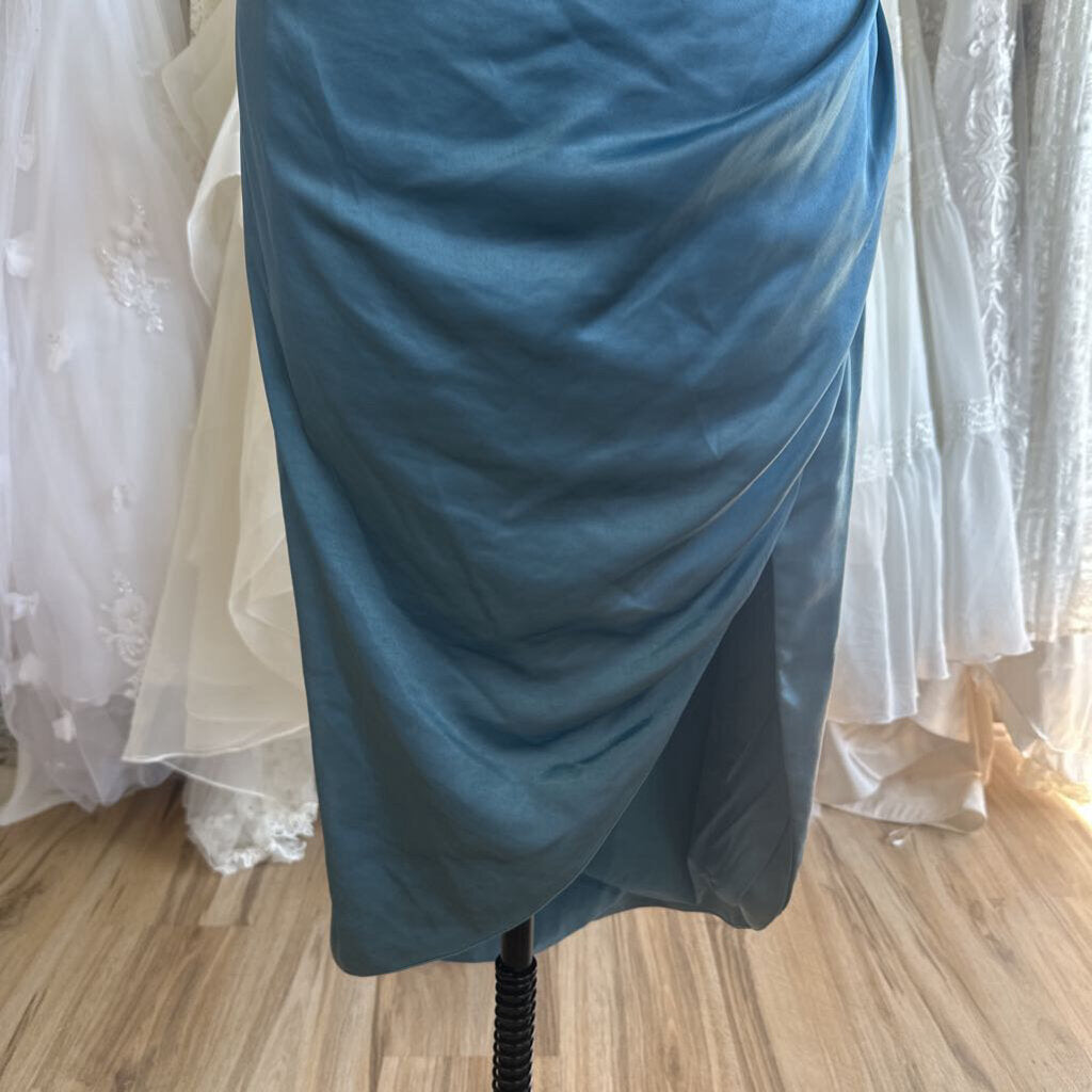 Elliatt Blue Silky One Shoulder Midi Dress Large