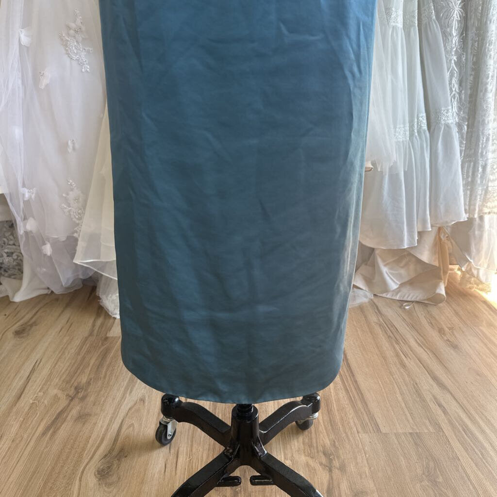 Elliatt Blue Silky One Shoulder Midi Dress Large