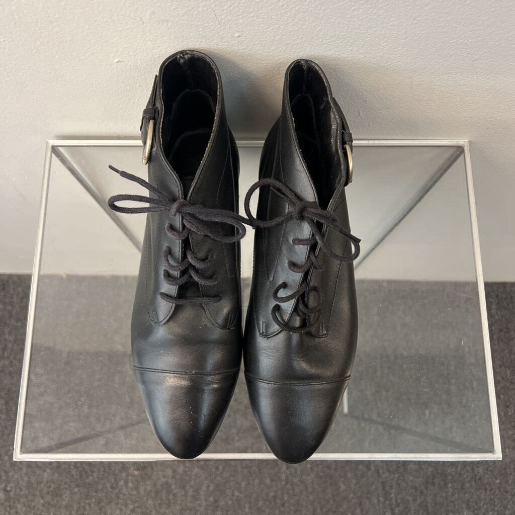 Nicole Black Leather Fern Point Toe Lace Up Bootie 7
