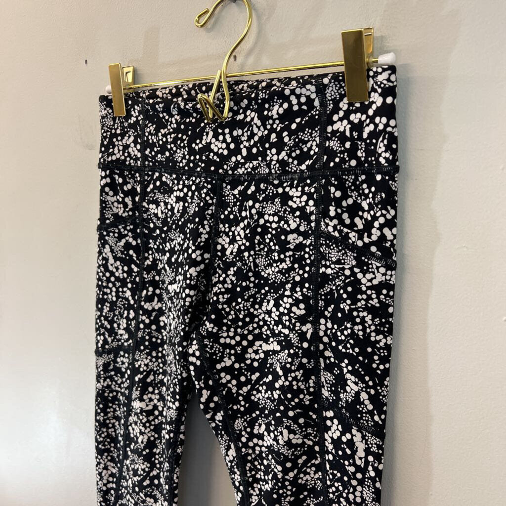 Lululemon Black/ White Print Cropped Leggings 4
