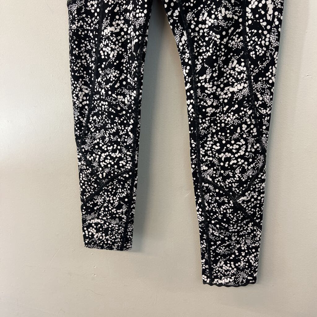 Lululemon Black/ White Print Cropped Leggings 4