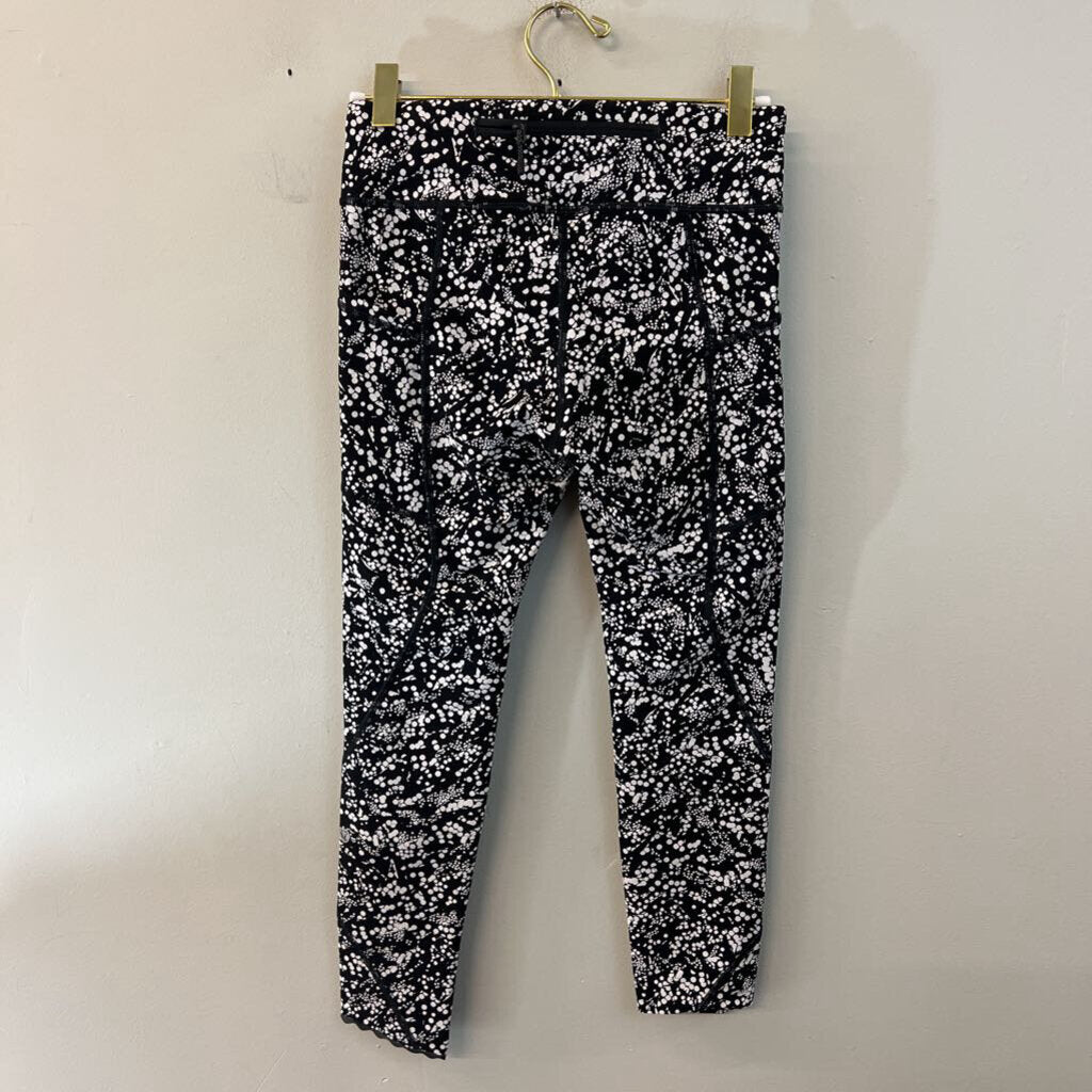 Lululemon Black/ White Print Cropped Leggings 4