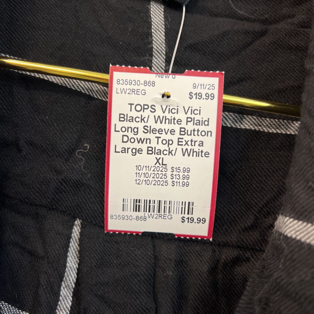 Vici Black/ White Plaid Long Sleeve Button Down Top Extra Large