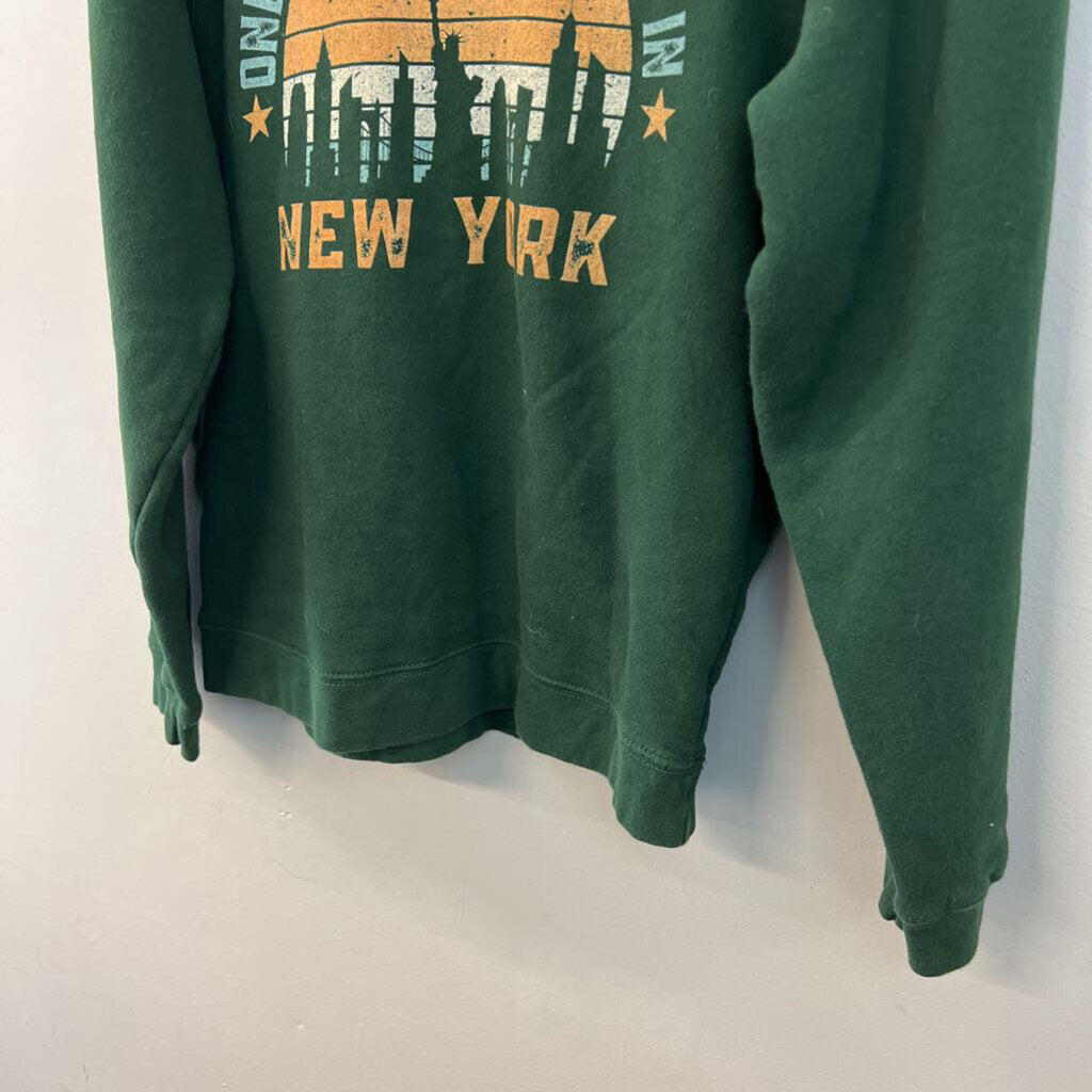 Green New York Graphic Long Sleeve Pullover Small