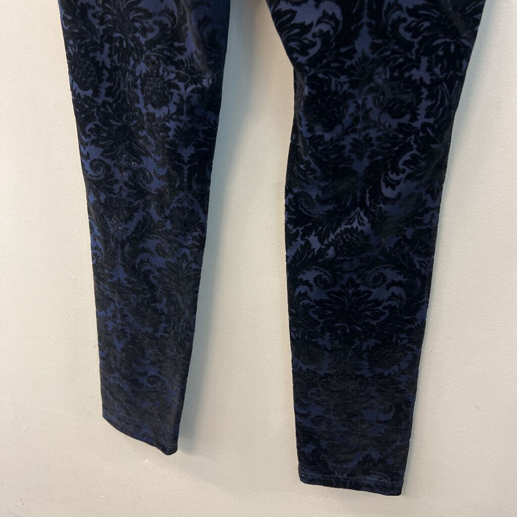Roz and Ali Blue/ Black Velvet Print Pull On Pants Medium
