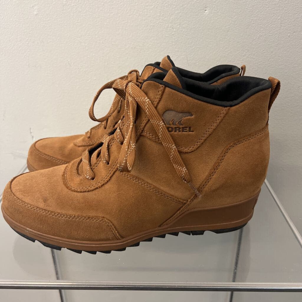 Sorel Evie Sport Lace Up Lug Sole Booties 10.5