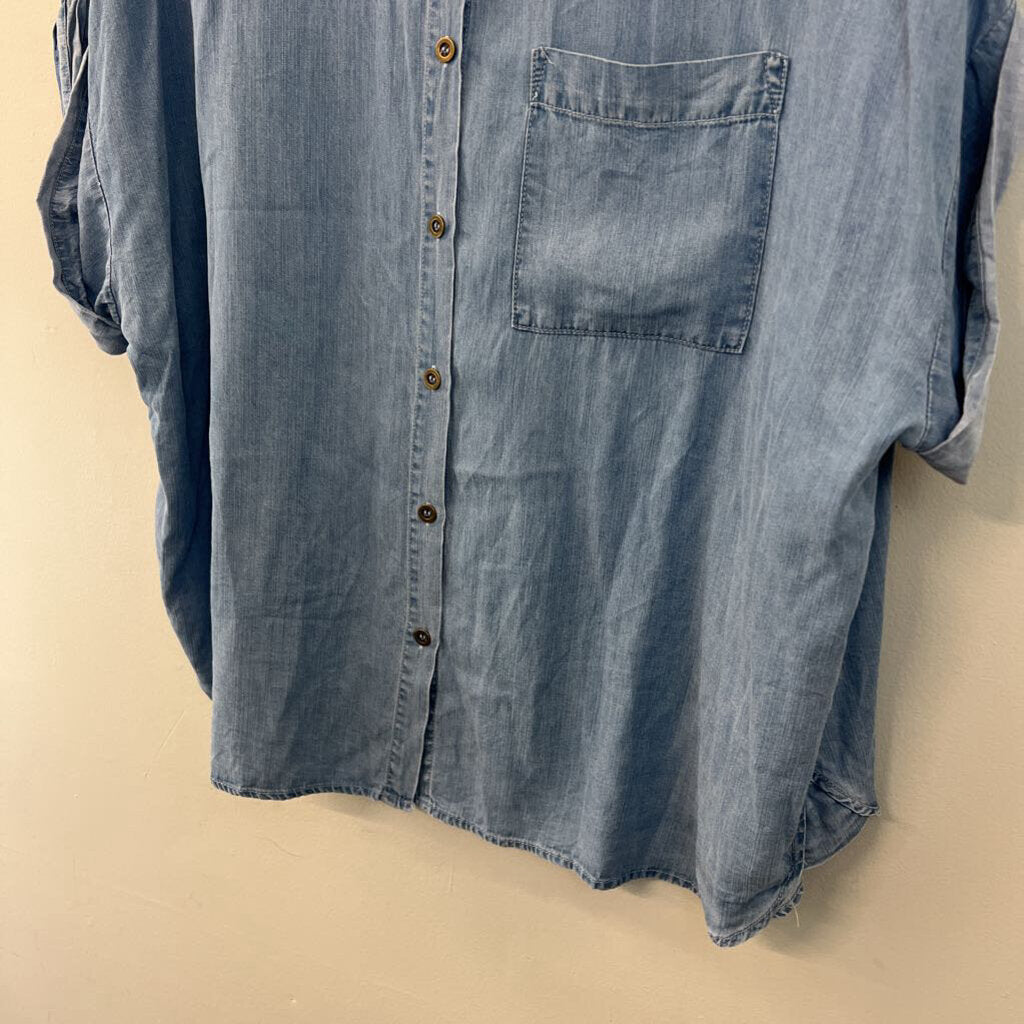 Bibi Blue Short Sleeve Chambray Button Down Top Extra Large