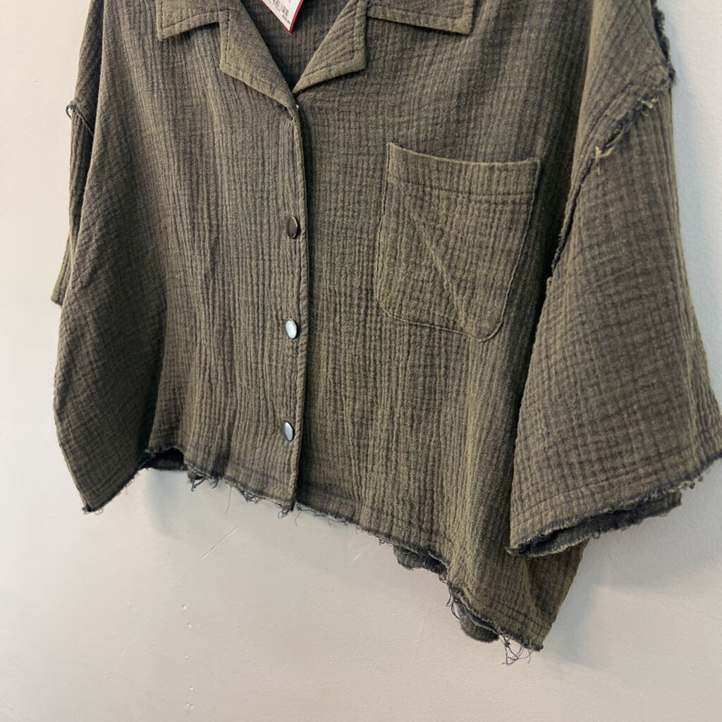 POL Green Textured Short Sleeve Button Down Top Small