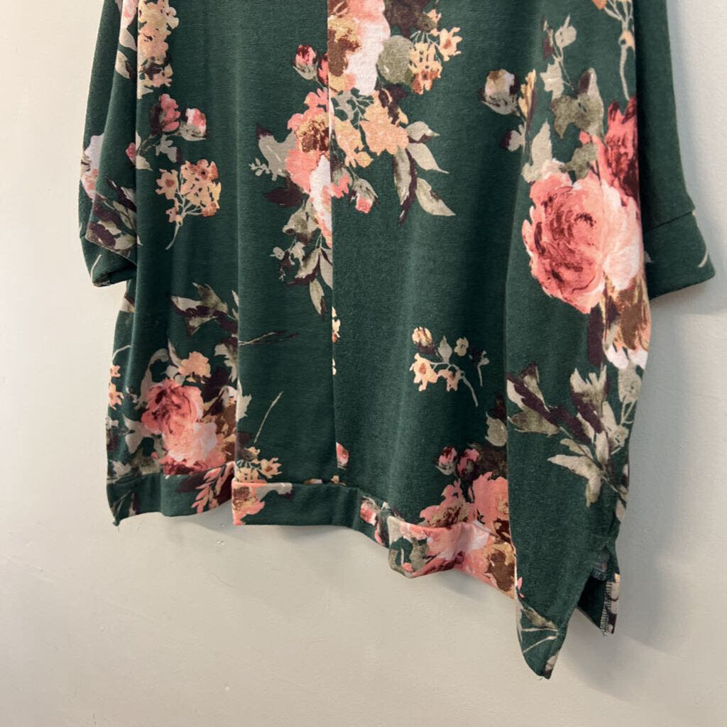 Oddi Green/ Multi Flower Print Short Sleeve Top Medium/ Large