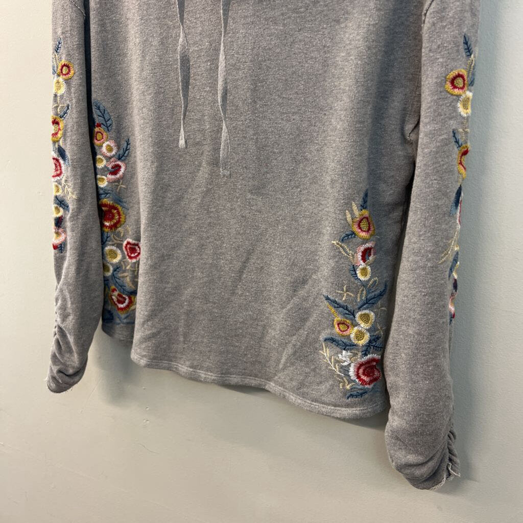 Sundance Grey/ Multi Embroidered Sleeve Pullover Top Small
