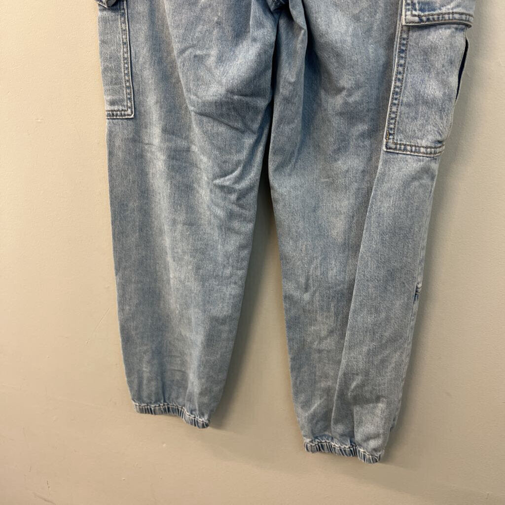 American Eagle Light Wash Denim Cargo Jogger Jeans 8