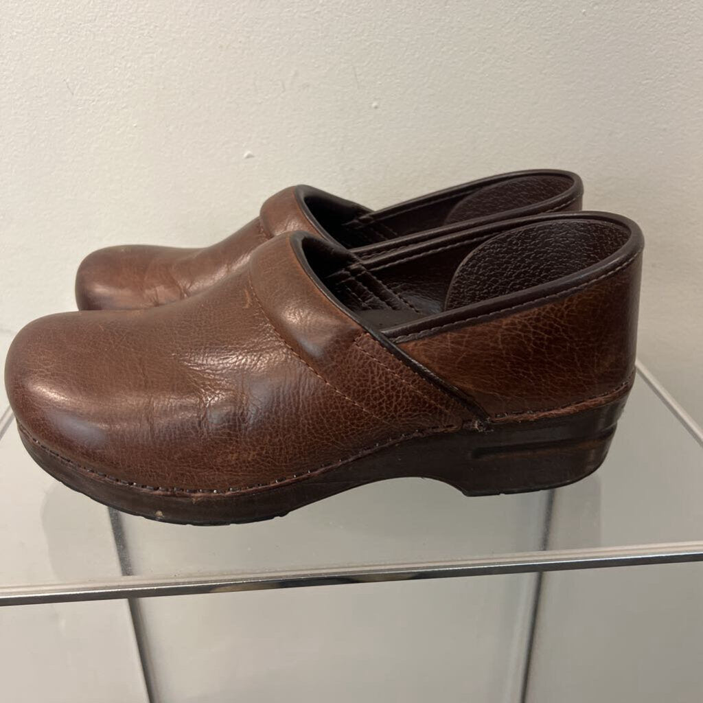 Dansko Brown Leather Professional Clogs 41