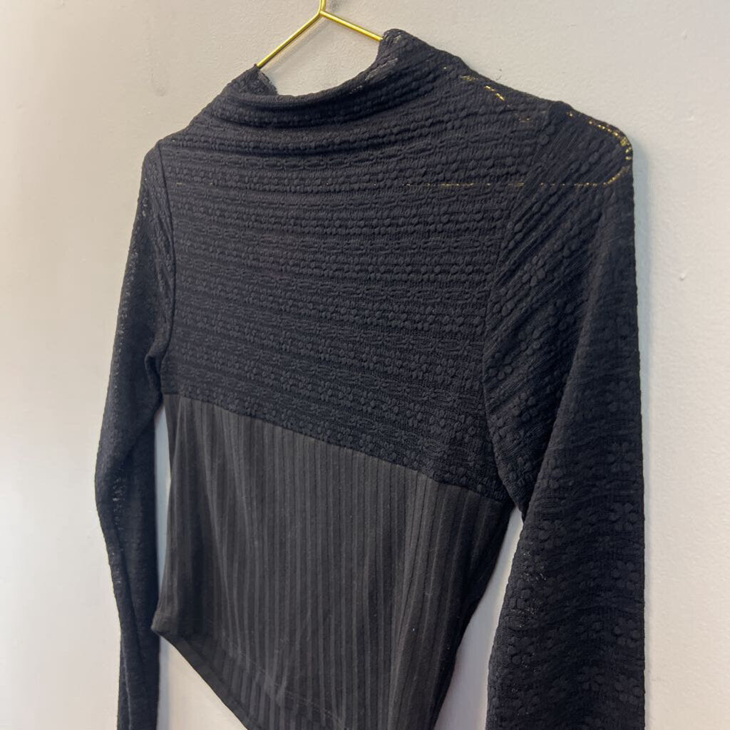 Altar'd State Black Lace Cropped Long Sleeve Mock Neck Top Medium